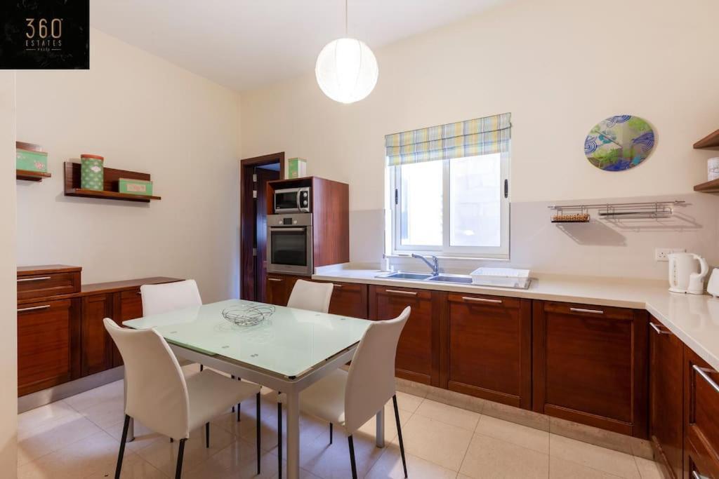 Beautiful, Typical Maltese 4Br Home With Roof Top By 360 Estates Sliema Bagian luar foto