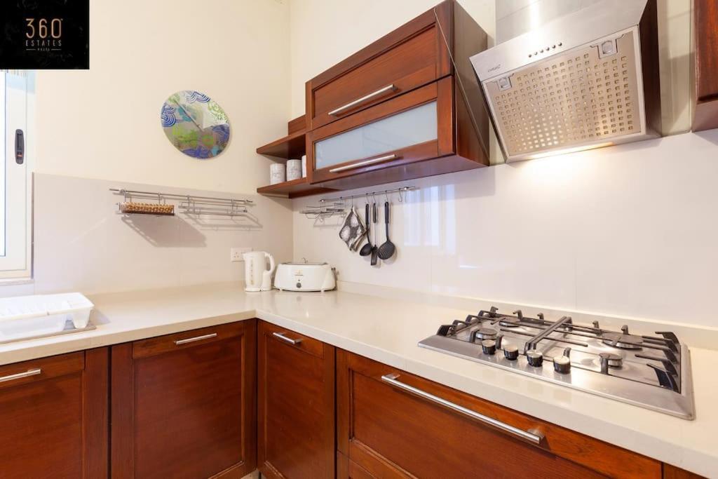 Beautiful, Typical Maltese 4Br Home With Roof Top By 360 Estates Sliema Bagian luar foto