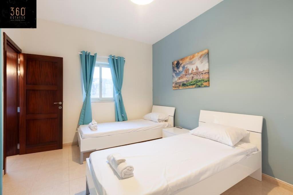 Beautiful, Typical Maltese 4Br Home With Roof Top By 360 Estates Sliema Bagian luar foto